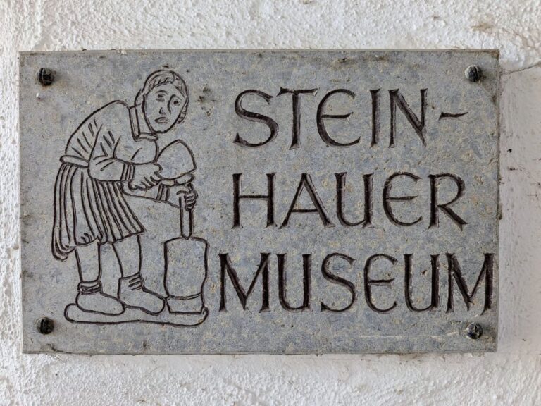 „Hallo Nachbar“ – Besuch im Steinhauermuseum in Randersacker